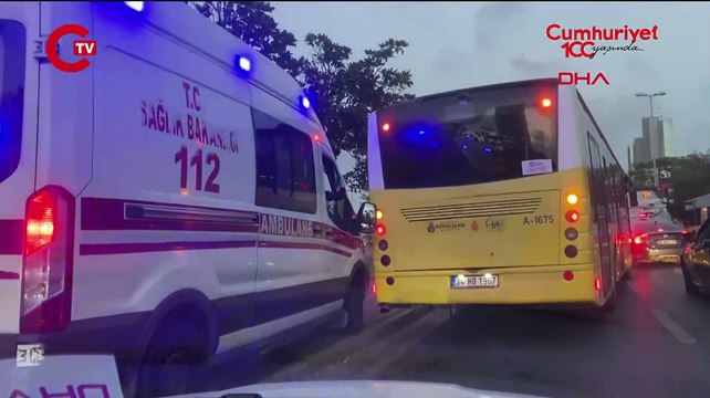 Şişli’de trafikte ilerleyemeyen ambulans kaldırımdan gitti