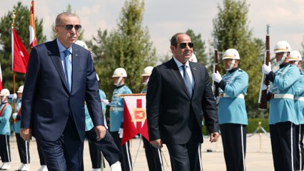 Tarihi buluşma: Erdoğan, Sisi'yi karşılayıp konvoyla havalimanına Uğurladı