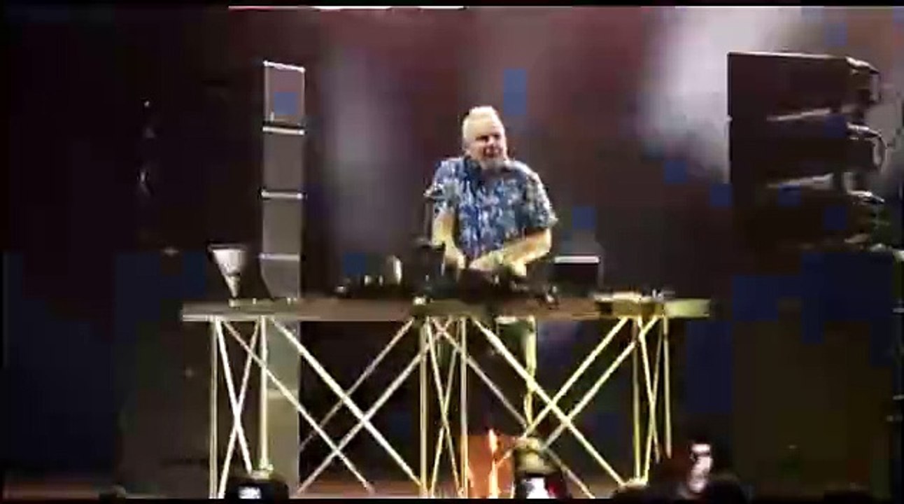 Fatboy Slim, il live del leggendario dj britannico nella Cavea dell'Auditorium: in 3500 ballano sulla sua musica