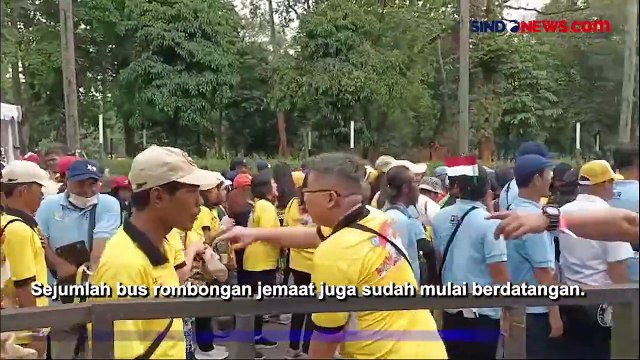 Jemaat Mulai Berdatangan di Kawasan GBK Jelang Misa Paus Fransiskus
