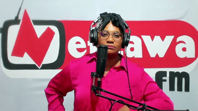 نقابة الصحفيين تحمل هيئة الانتخابات مسؤولية تعفين المناخ الانتخابي عائدة الهيشري نائبة رئيس المقابلة الوطنية للصحفيين التونسيين