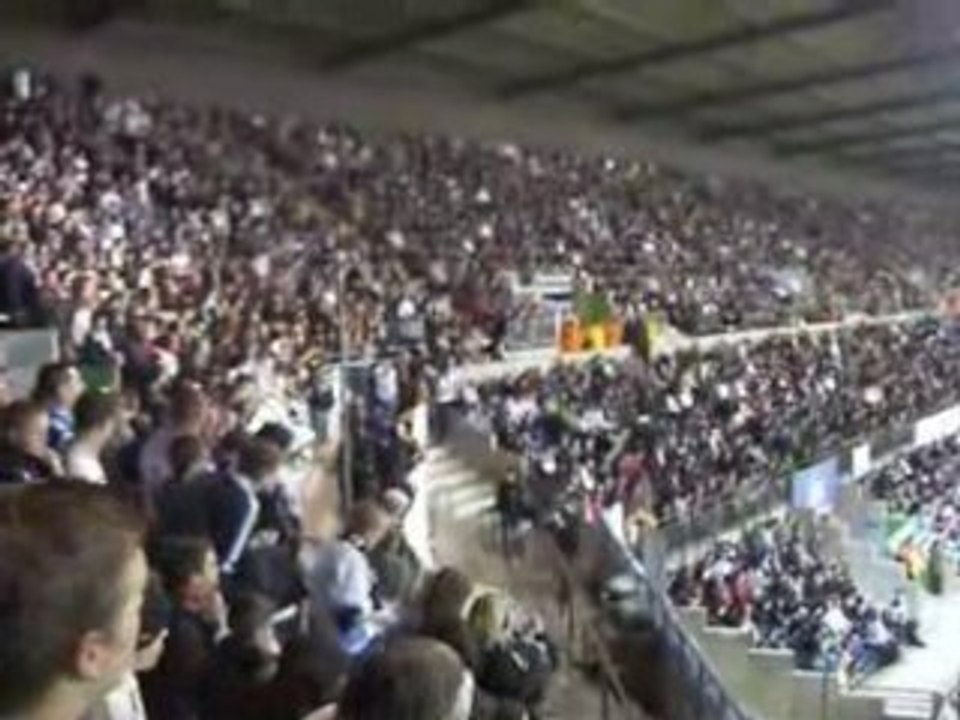 RCS - OL : deployement banderole UB90