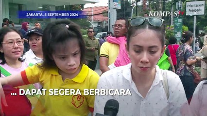 Download Video: Momen Paus Fransiskus Berkati Jannete Cecilia, Anak Penyandang Disabilitas Autisme