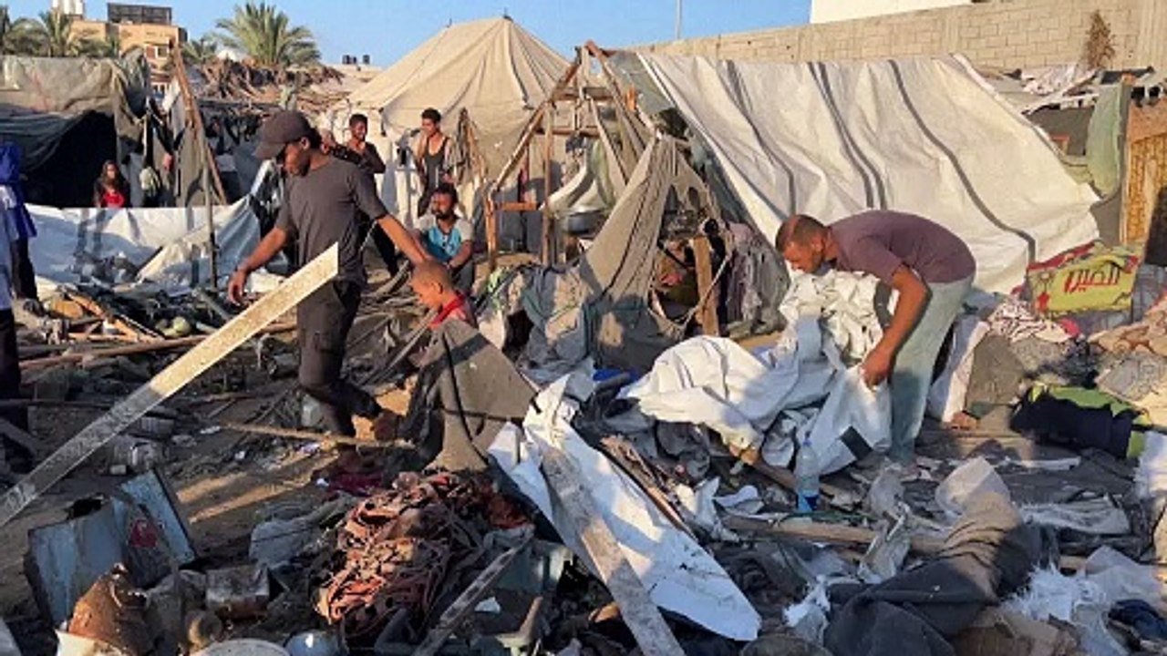 قصف إسرائيلي على دير البلح بوسط قطاع غزة