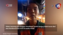 Viral Video Pria Enggan Bayar Parkir Karena Tak Turun Dari Motor
