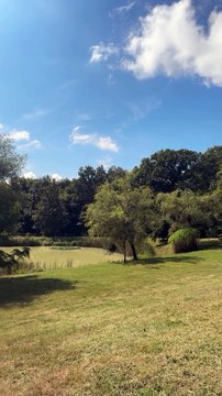 Anouchka Delon a beaucoup de souvenirs dans le domaine de Douchy