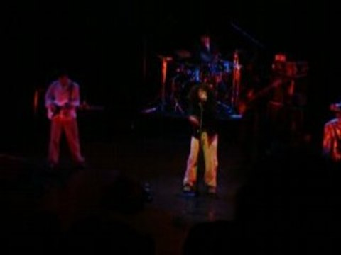 Nneka concert 18 avril 2008 Noisiel-The Uncomfortable Truth