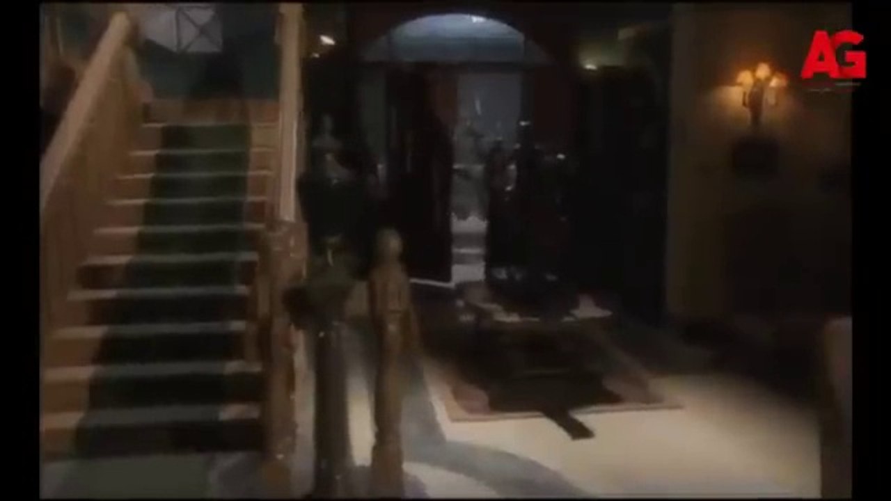 Her husband is not enough for her, and she spends her time with those who work for them every day - movie summary -