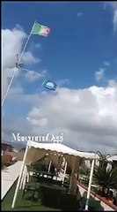 Tromba d'aria a Marina di Grosseto, gli ombrelloni volano via