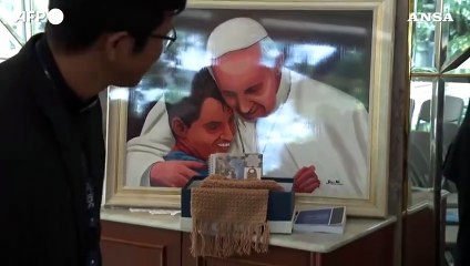 Papa in Indonesia: incontra rifugiati, anziani e senza dimora