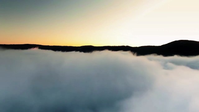 Flying Feeling #clouds #sunset #mountains