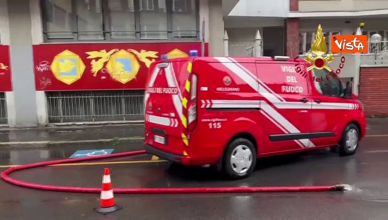 Maltempo al Nord, le immagini degli interventi dei Vigili del Fuoco a Milano