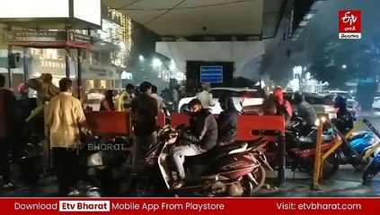 హైదరాబాద్​లో దంచికొట్టిన వాన - తీవ్ర అవస్థలు పడ్డ వాహనదారులు