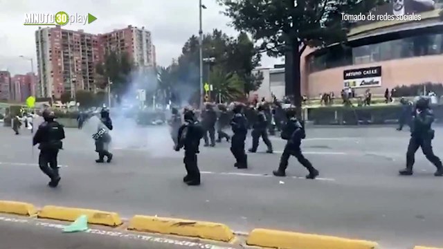 Paro de camioneros Con intervenciones del UNDMO comienzan a desbloquear vías en Bogotá