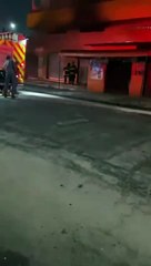 Скачать видео: Incêndio atinge loja de aparelhos eletrônicos em Guarujá; VÍDEO