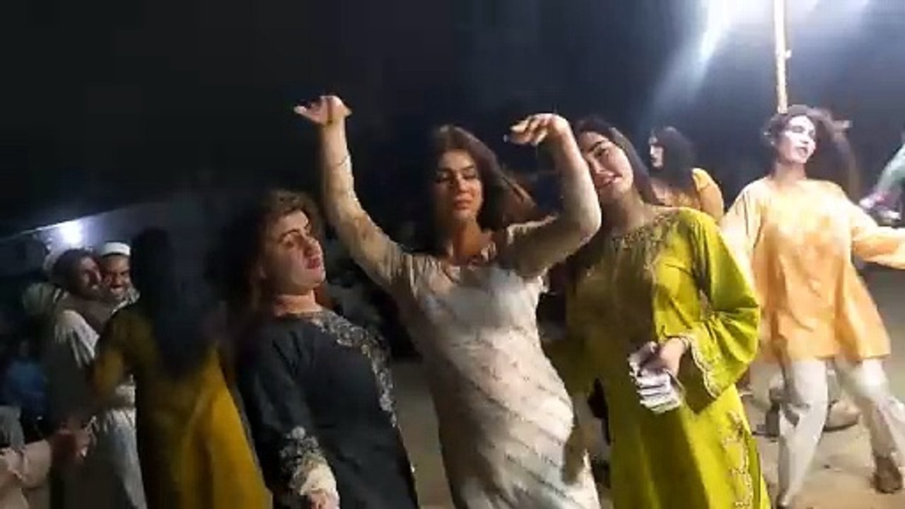 Swabi_Dancer_And_Dolphin_Ayan_Peshawar___Dolphin_Ayan_New_Dance__