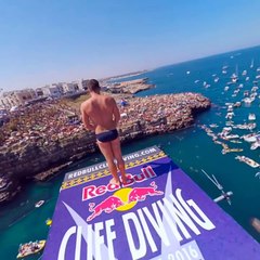 360 ' Cliff Diving From a Rocky Ledge in Italy