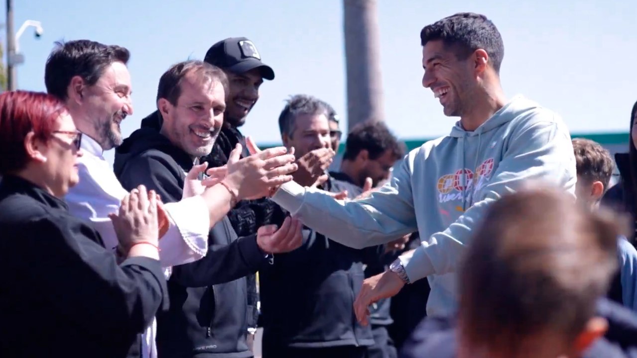 Luis Suárez es despedido con todos los honores de la Selección de Uruguay en su última concentración