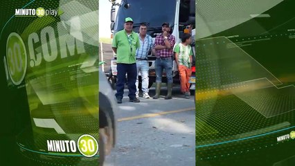 Juan Diego, alcalde de Sonsón, se fue al bloqueo del paro de camioneros de la subregión y logró abrir la vía