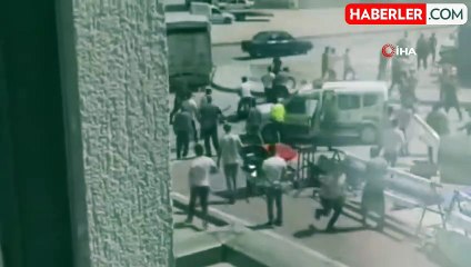 Aksaray'da taşlı sopalı kavga kamerada: 1'i ağır 4 yaralı