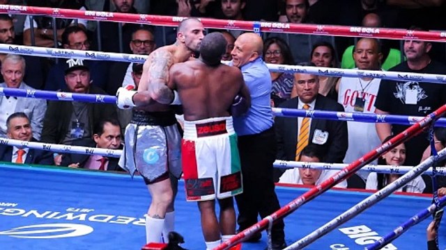Floyd Mayweather Jr. contra John Gotti III, termina con abucheos en Ciudad de México