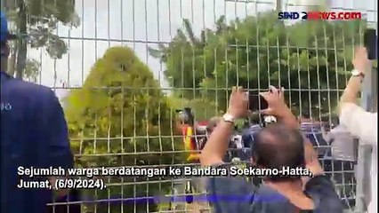 Tải video: Emosional Maasyarakat Lepas Keberangkatan Paus Fransiskus di Bandara Soetta