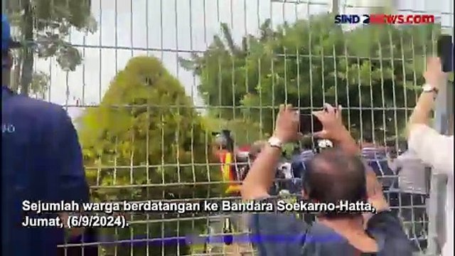 Emosional Maasyarakat Lepas Keberangkatan Paus Fransiskus di Bandara Soetta