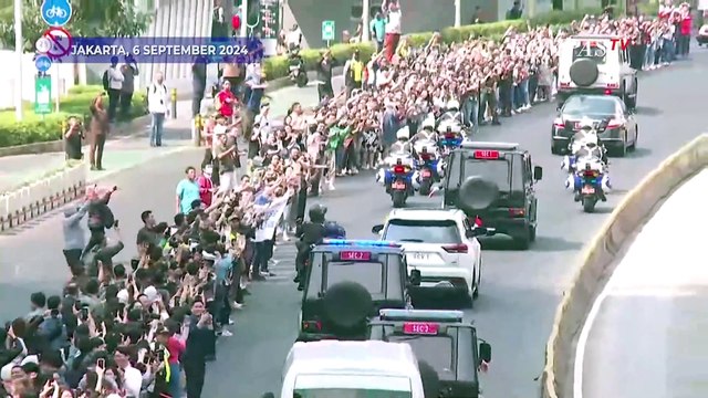 Antusiasme Warga Iringi Paus Fransiskus Tinggalkan Indonesia untuk Bertolak ke Papua Nugini