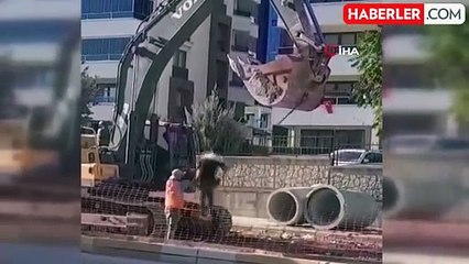 Adıyaman'da Kepçe Şov: İşçiler Salıncakta Eğlendi