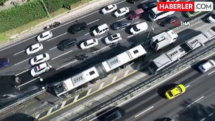 İstanbul'da korkutan metrobüs yangını