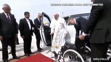 Papa Francesco lascia l'Indonesia e parte per la Papua Nuova Guinea