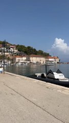 LE JOLI PORT de Jelsa en Croatie