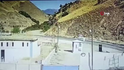 Video Haber | Otomobil suya uçtu! O anlar kameraya yansıdı...