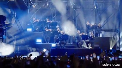 Lazza live fuori da San Siro con Orchestra, Sfera Ebbasta e Ghali