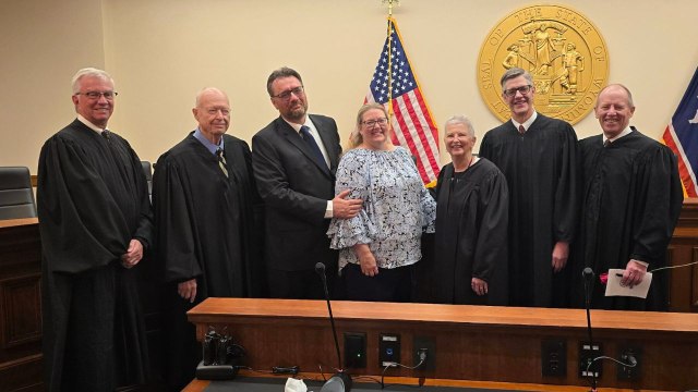 111 Years Later, Dad Fulfills Great Grandpa's Wish Of Becoming U.S. Citizen | Happily TV