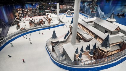 La Chine inaugure la plus grande piste de ski en intérieur du monde