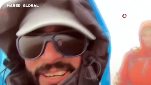 Ağrı Dağı’na zorlu tırmanış! Kar, sis ve fırtınaya rağmen zirve yaptılar