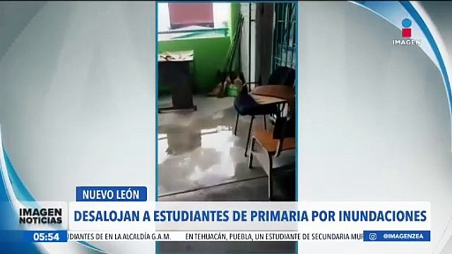 Desalojan a estudiantes de primaria en Santa Catarina, Nuevo León, por inundaciones