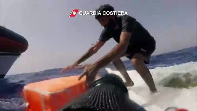 La guardia costera italiana localiza un naufragio con 21 migrantes desaparecidos