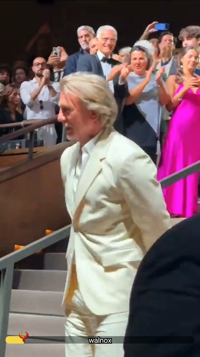 Daniel Craig's Gracious Thanks to the Crowd at 'Queer' Premiere