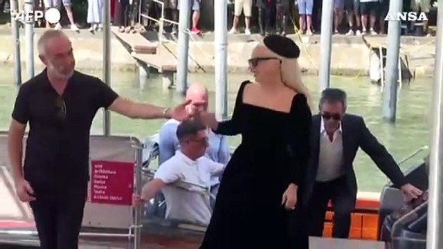 Mostra di Venezia, l'arrivo di Lady Gaga e Joaquin Phoenix