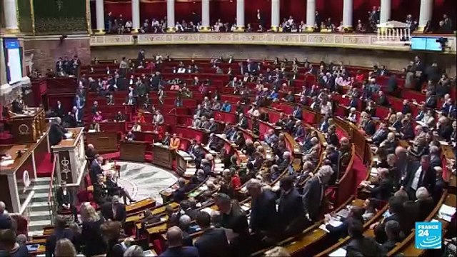 Izquierda francesa reacciona frente al nombramiento de Barnier como primer ministro