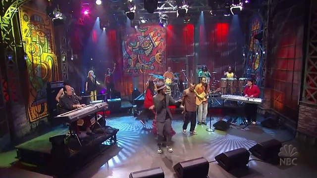 Sergio Mendes et les Black Eyed Peas chantent Mas Que Nada
