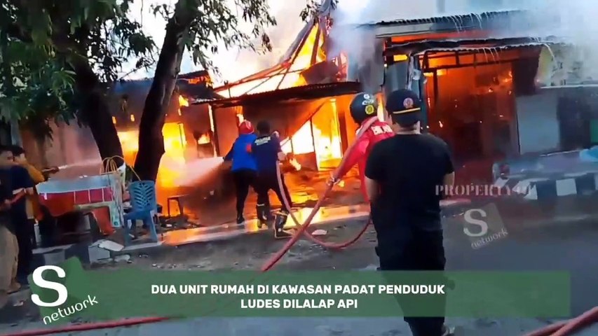 VIDEO: Dua Rumah Dilahap Si Jago Merah, Puluhan Tabung Gas Picuh Api Membesar