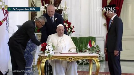 Momen Presiden Jokowi Berbincang Langsung dengan Paus Fransiskus di Veranda Istana Merdeka