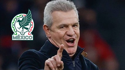 Javier Aguirre no saluda a nadie en su llegada a California para el México vs. Nueva Zelanda