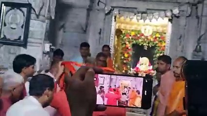 सीएम का कोटड़ी श्याम को पहला धोक, लिफाफा चढ़ाकर मांगी मन्नत