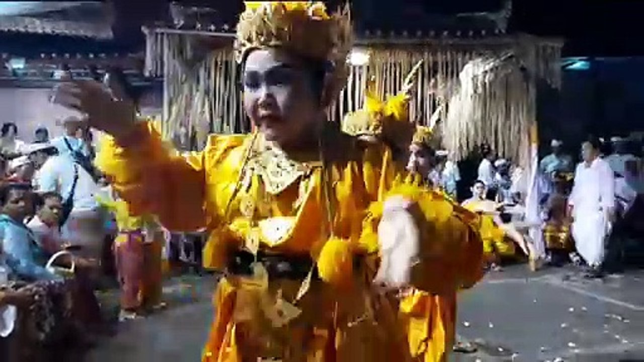 ManukRawe-balinesedance
