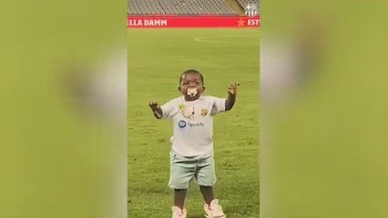 El Barça presume de la viral reacción cuando ovacionan a Lamine de su hermano pequeño