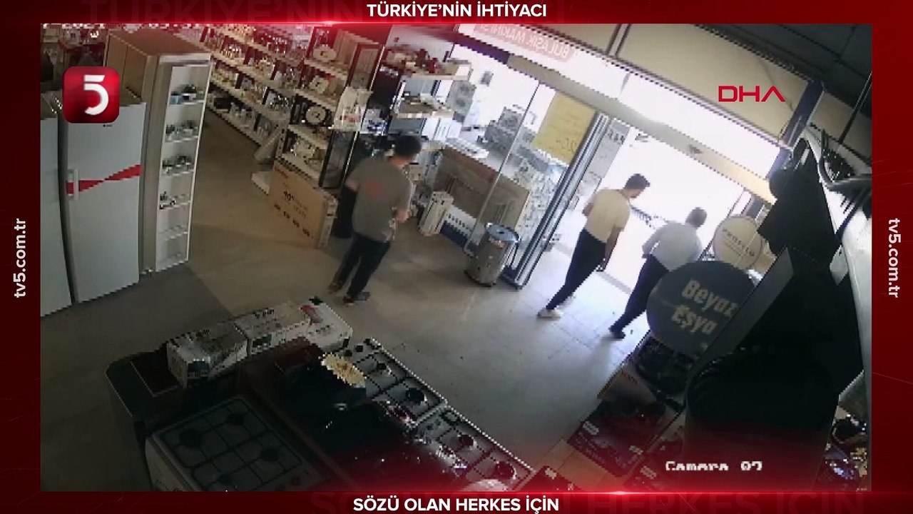 Kahramanmaraş’taki 5 büyüklüğündeki deprem anı güvenlik kamerasında